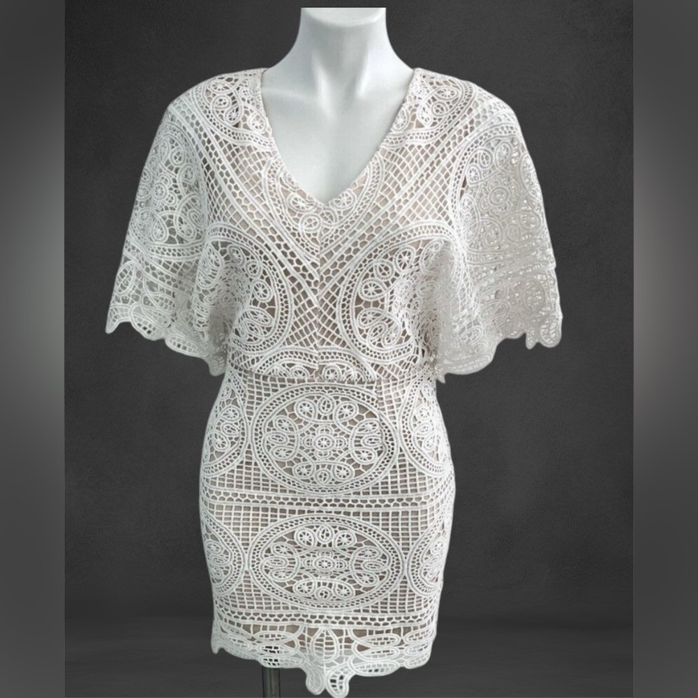 SoieBlu Lace Crochet Mini dress embroidered Beige SMALL Flutter Sleeves